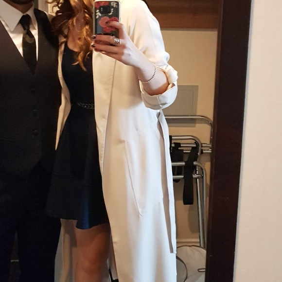 COPY - Aritizia - Babaton kahlo robe jacket bone small - Picture 3 of 11